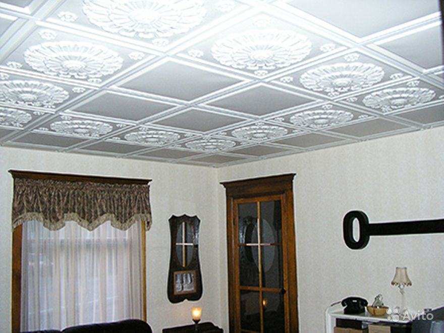 Применение потолочной плитки для отделки стен
