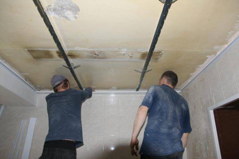 Подвесной потолок в ванной: фото установки своими руками / zonavannoi.ru