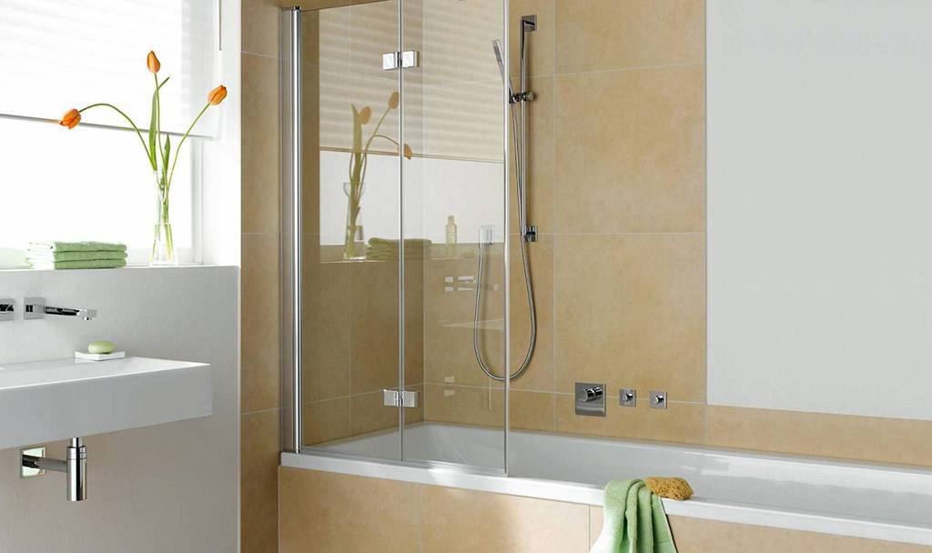 Шторка стеклянная для ванной: надежная и практичная защита от влаги – советы по ремонту