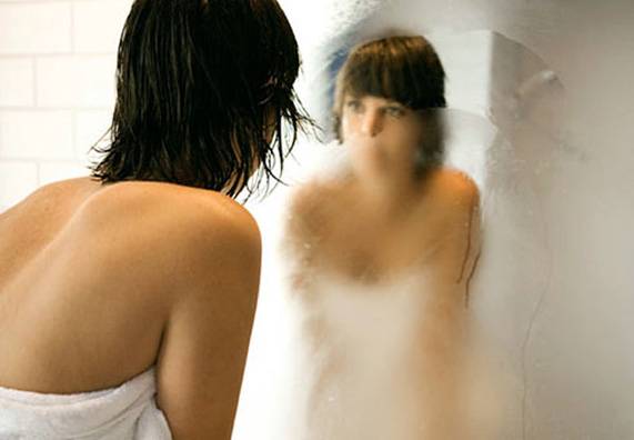 Советы хозяйкам: что делать, чтобы зеркало в ванной не запотевало, какими средствами можно обработать? – сделаем мебель сами