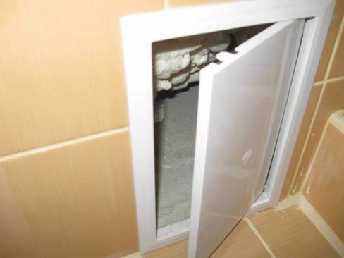 Ревизионный люк под плитку: лючок сантехнический нажимной, размеры скрытого, потайной в ванной, невидимка