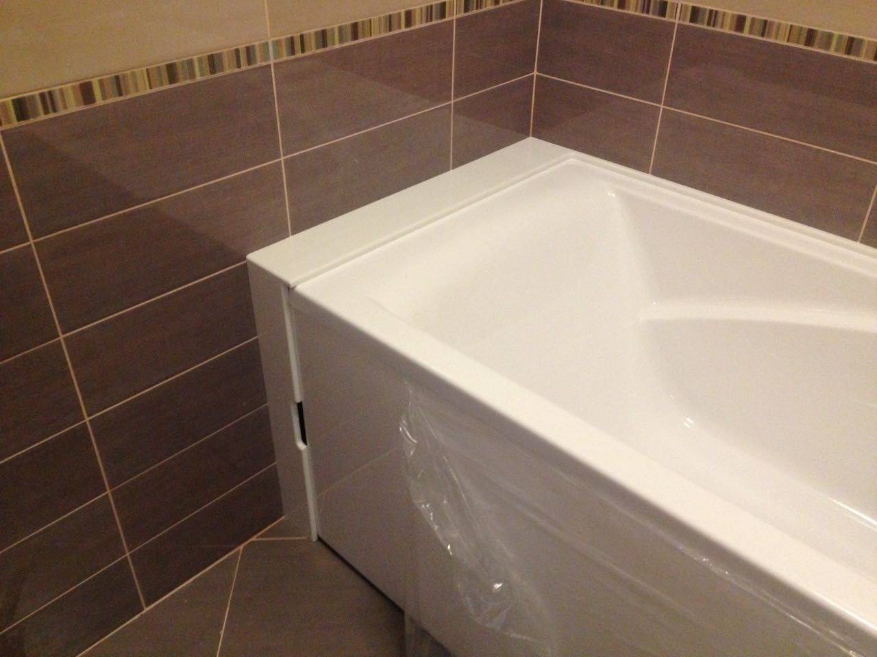 Как и чем заделать щель между ванной и стеной своими руками: пошаговая инструкция, видео