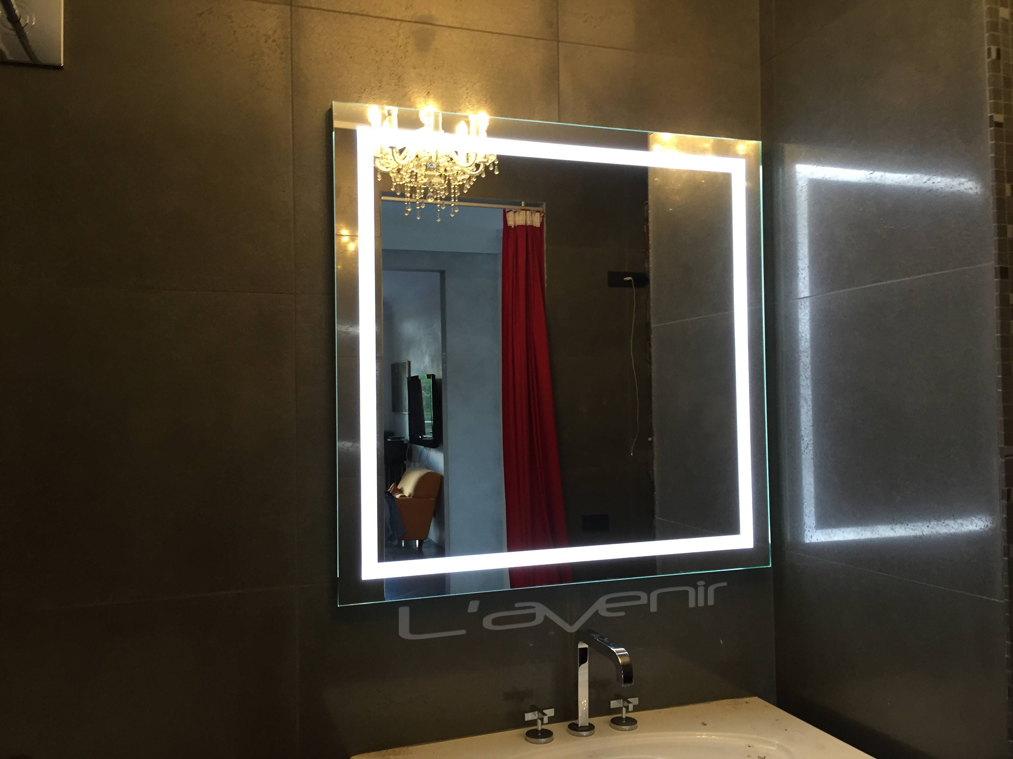 Зеркало в ванную комнату (110 фото): виды, выбор формы и идеи размещения