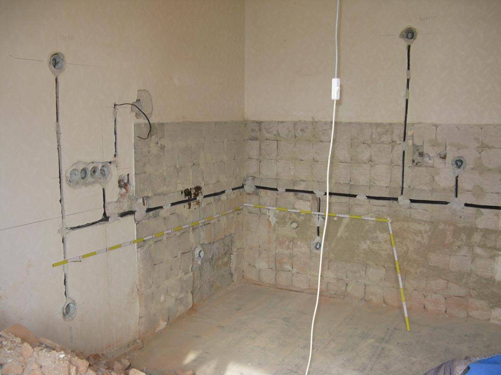 Как провести электропроводку в ванной комнате своими руками - 135 фото грамотной разводки электросети в ванной
