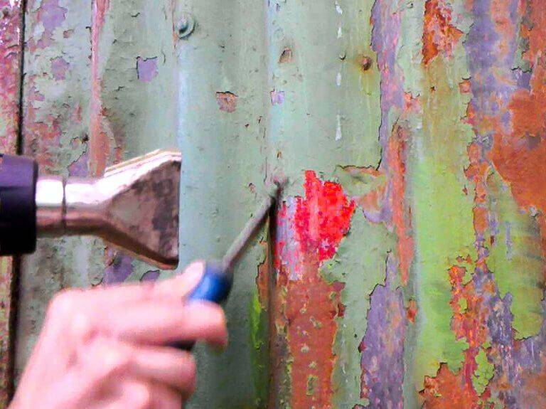 Эффективные методы снятия старой краски со стен