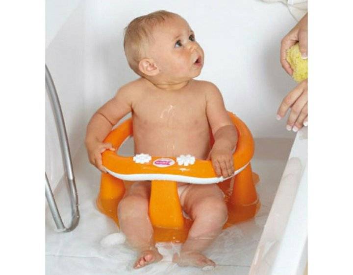 Стульчик для купания малыша в ванной: характеристики сидений, обзор лучших моделей и фото