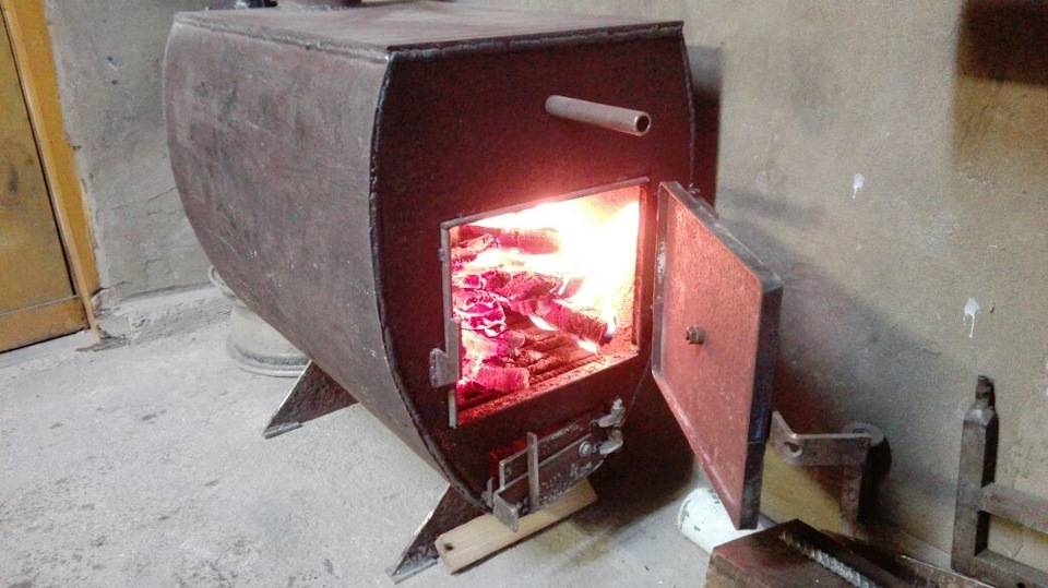 Печь для гаража: как сделать печку своими руками, самодельная конструкция длительного горения, варианты на отработке, солярке и дровах