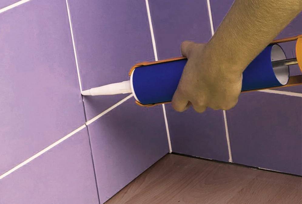 Как обновить затирку на плитке в ванной?