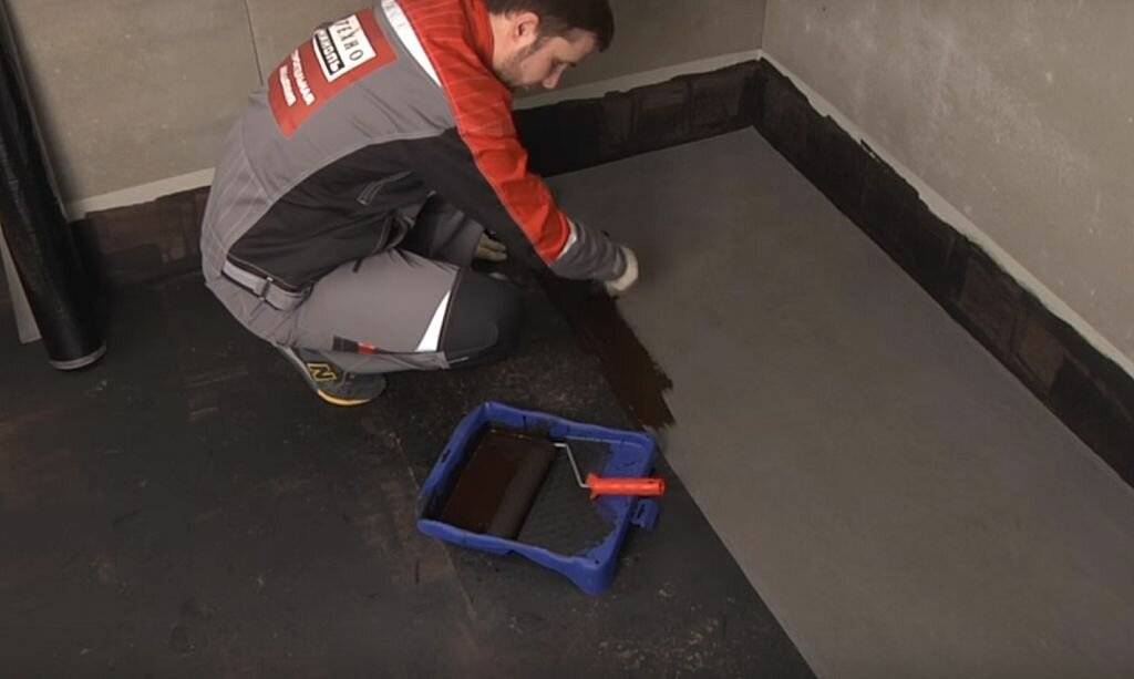 Гидроизоляция ванной комнаты под плитку – что лучше использовать из материалов