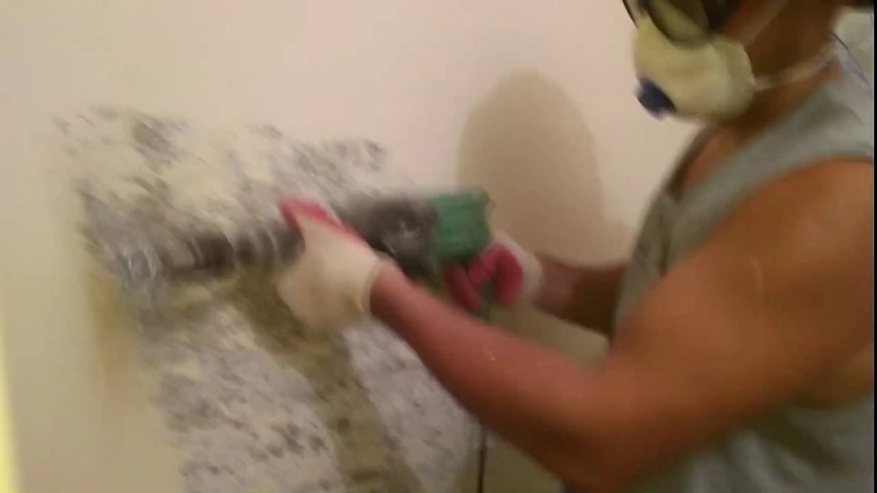 Чем и как отмыть акриловую краску со стен без следа