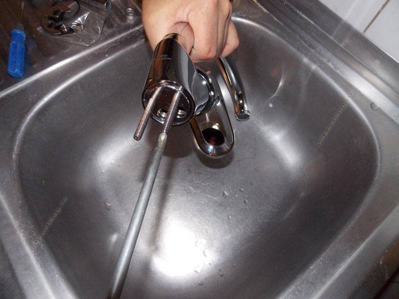 Как установить смеситель на кухне – инструкция по монтажу и подключению крана