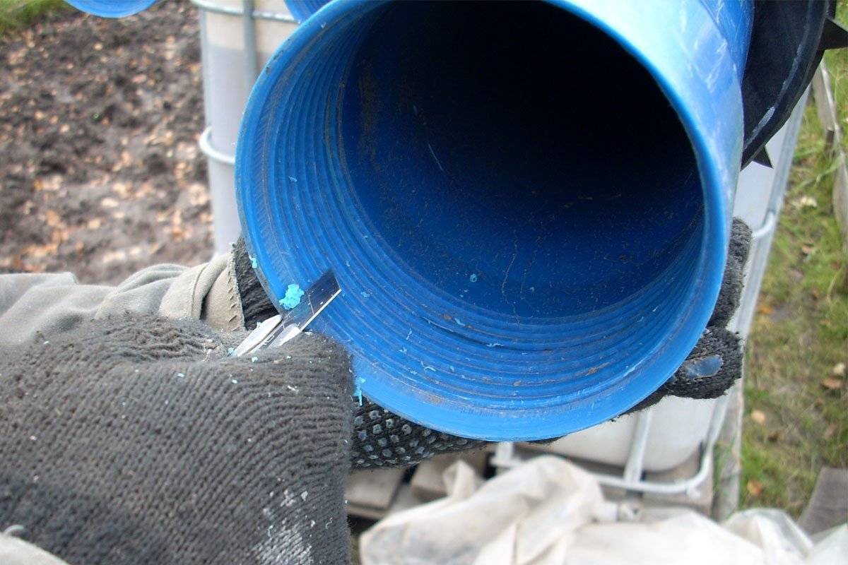 Что лучше для скважины — обсадная труба из металла или пластика?