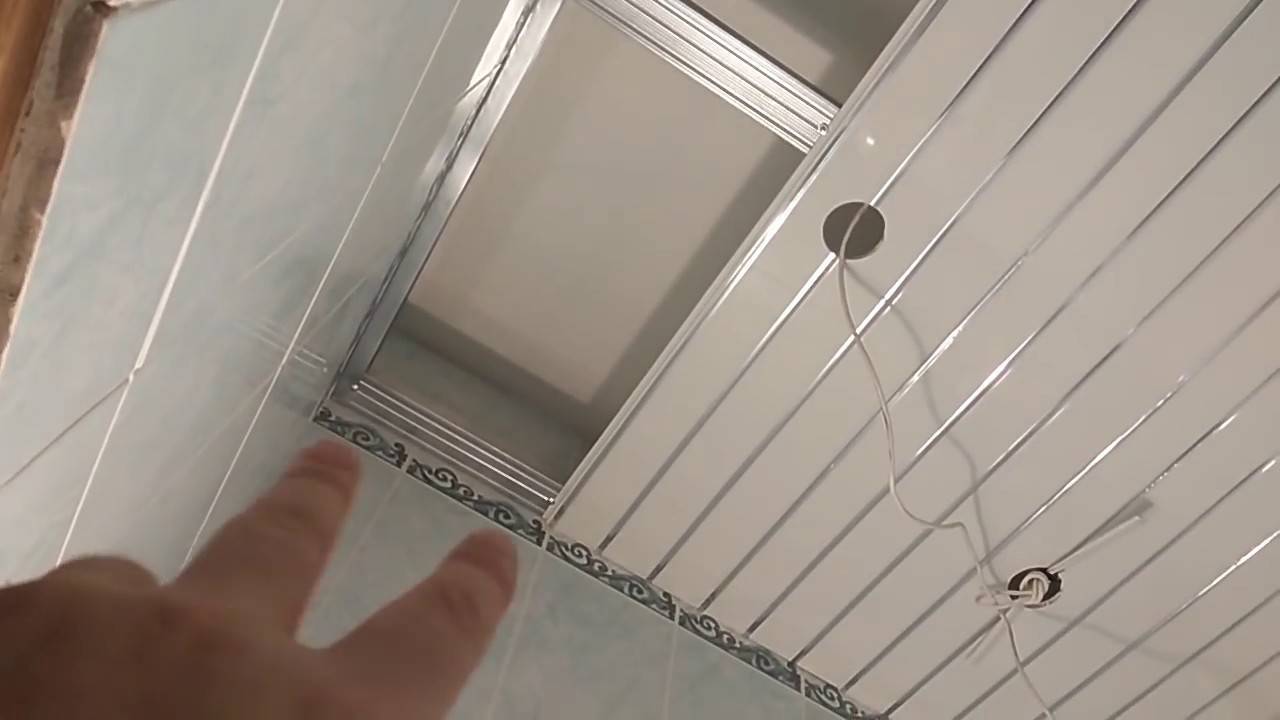 Как выполнить монтаж реечного потолка в ванной комнате самостоятельно: обзор +видео