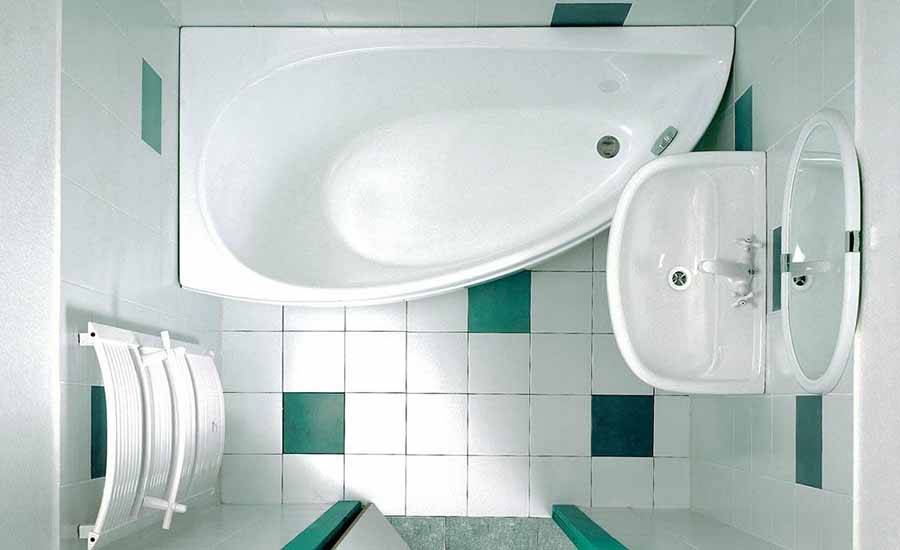Дизайн ванной комнаты с угловой ванной: интерьер с прозрачной стенкой, фото