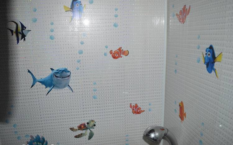 Клеенка для стен в ванной: фото примеры / zonavannoi.ru