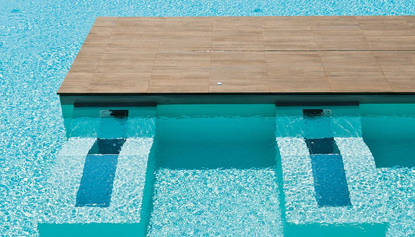 Каркасный бассейн на тротуарной плитке — простое и эстетичное решение
