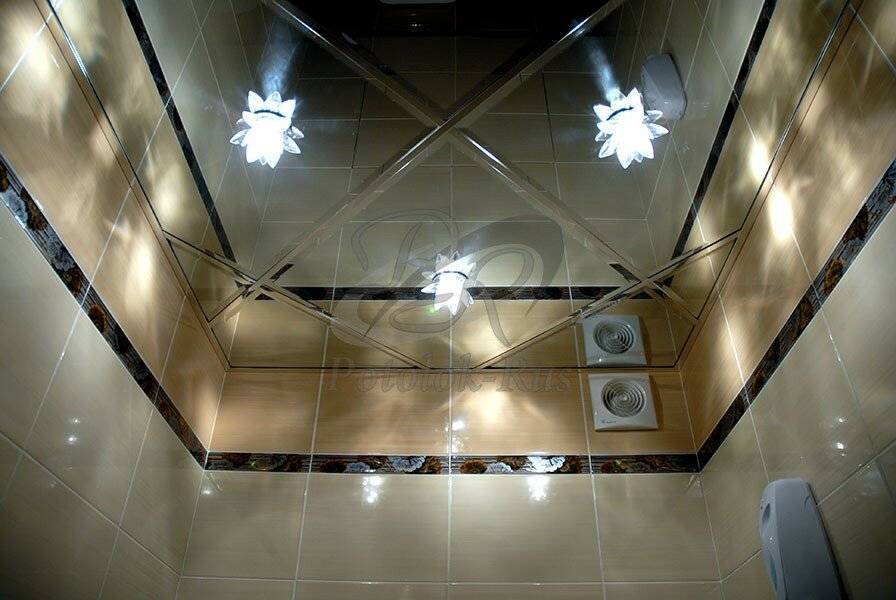 Зеркальный потолок в ванной комнате, его виды, плюсы и минусы