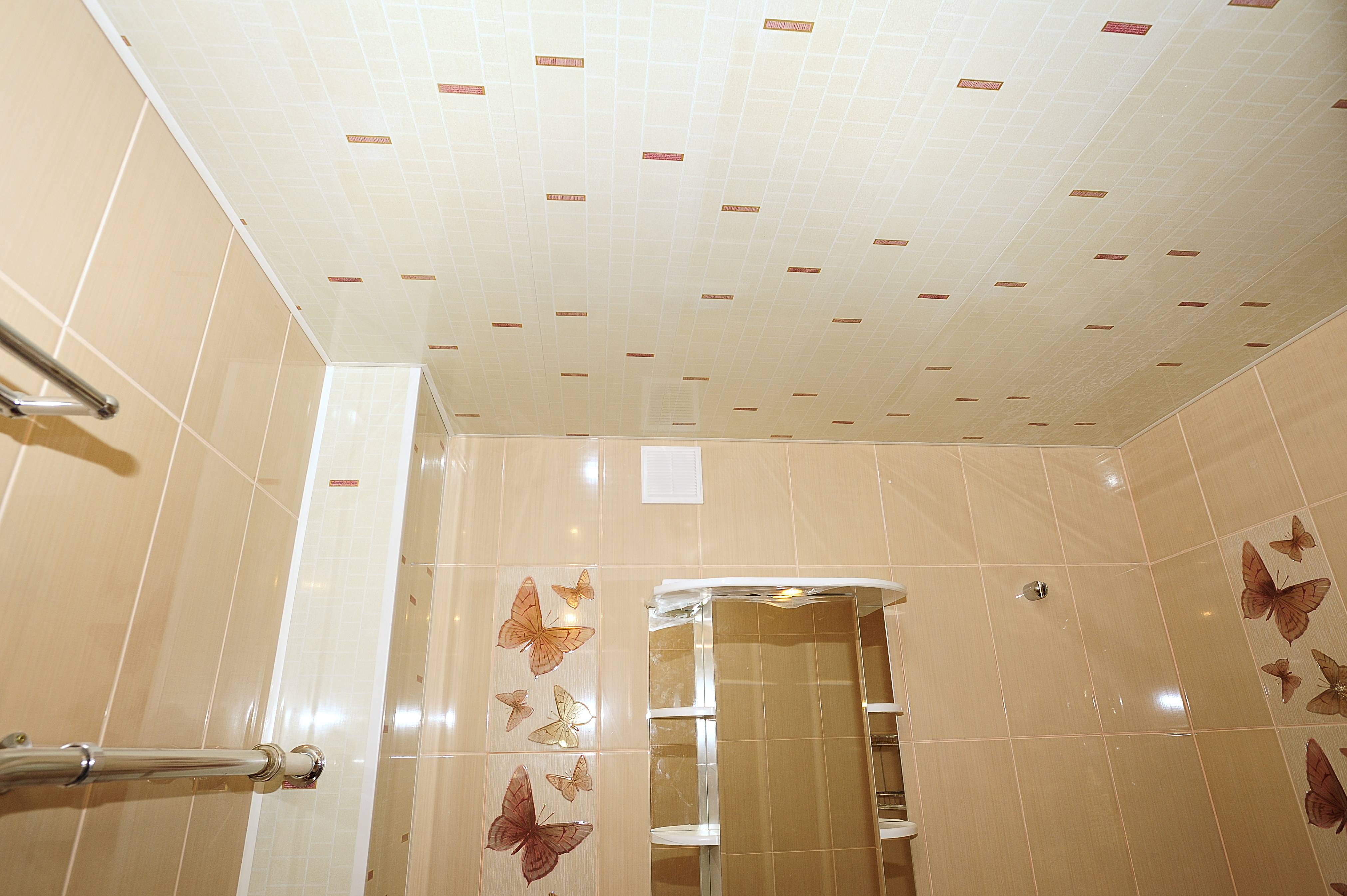 Плюсы, минусы и варианты подвесных потолков в ванной комнате