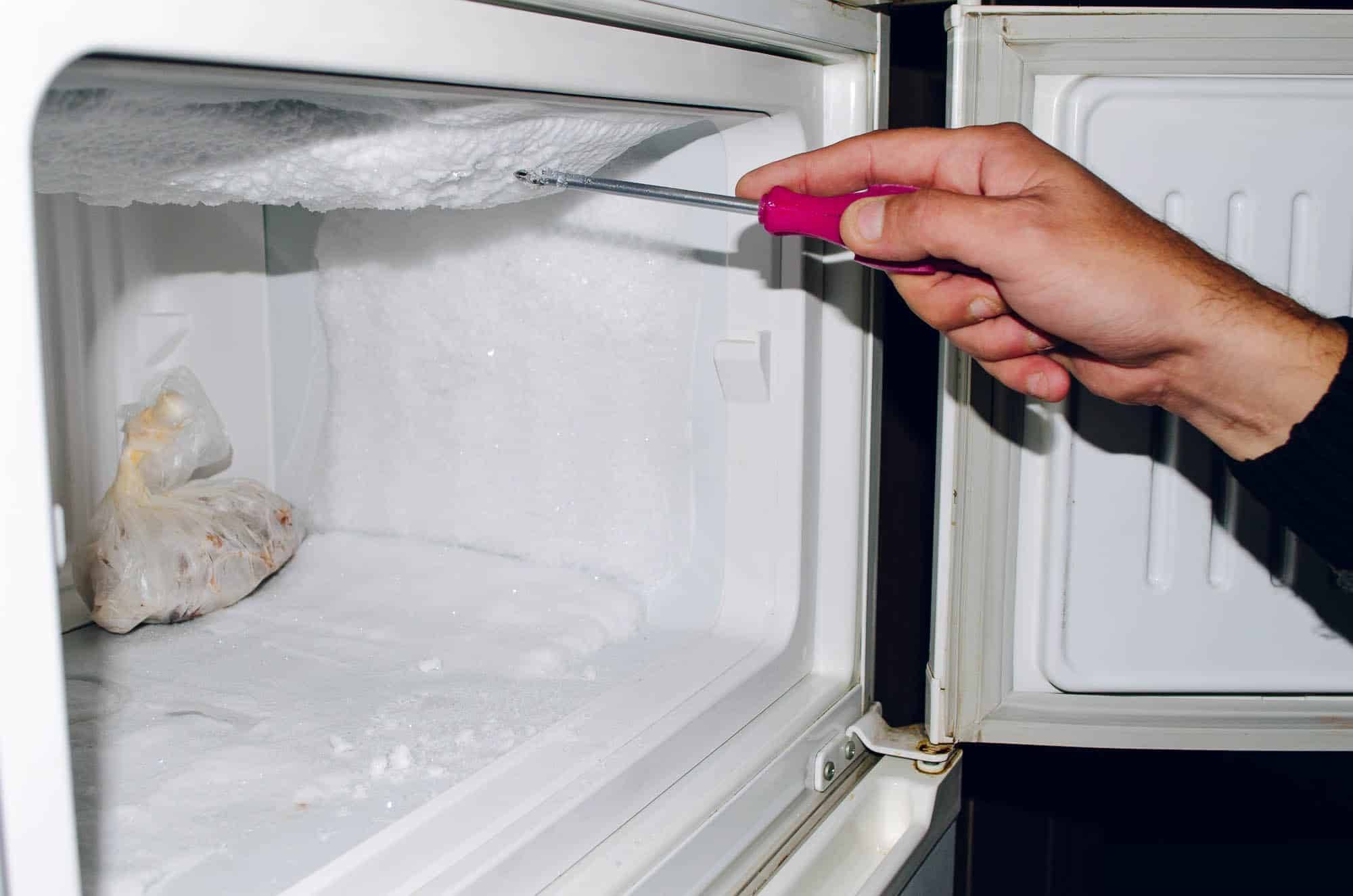 Как разморозить морозилку: правила и запреты