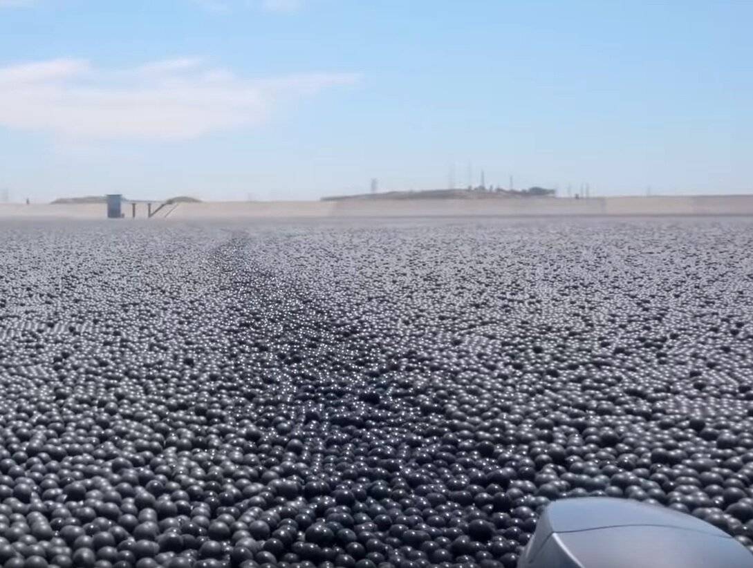 Что делают 96 миллионов теневых шариков в водохранилище лос-анджелеса? - наука - 2022