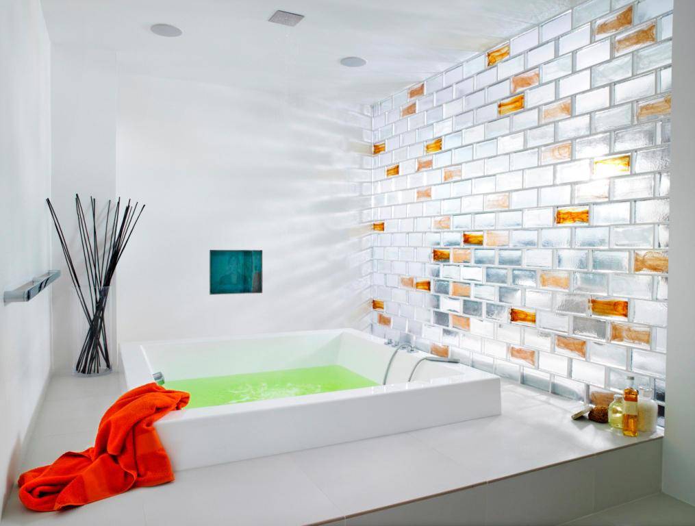 Стеклоблоки в интерьере ванной. Виды стеклянных блоков и их преимущества
