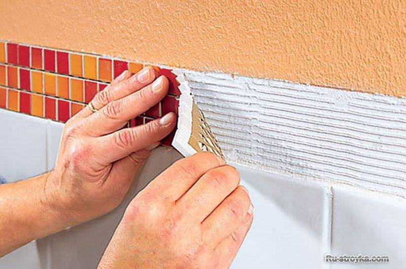 Как класть плитку на стену: кладем плитку своими руками с фото инструкцией