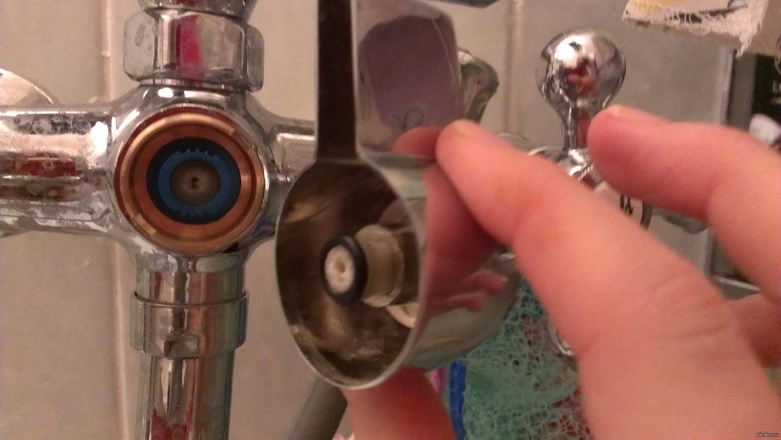 Легкий способ сделать ремонт переключателя душа на смесителе в ванной: с чего начать?