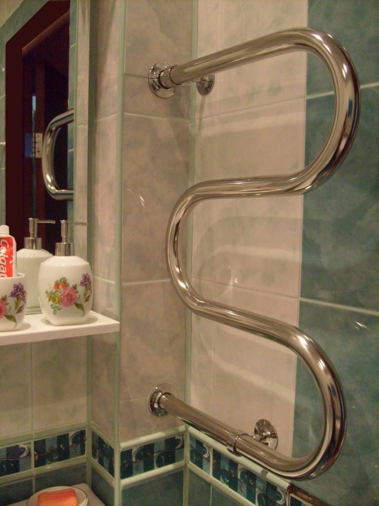 Полотенцесушитель – водяной или лучше электрический? + видео / vantazer.ru – информационный портал о ремонте, отделке и обустройстве ванных комнат