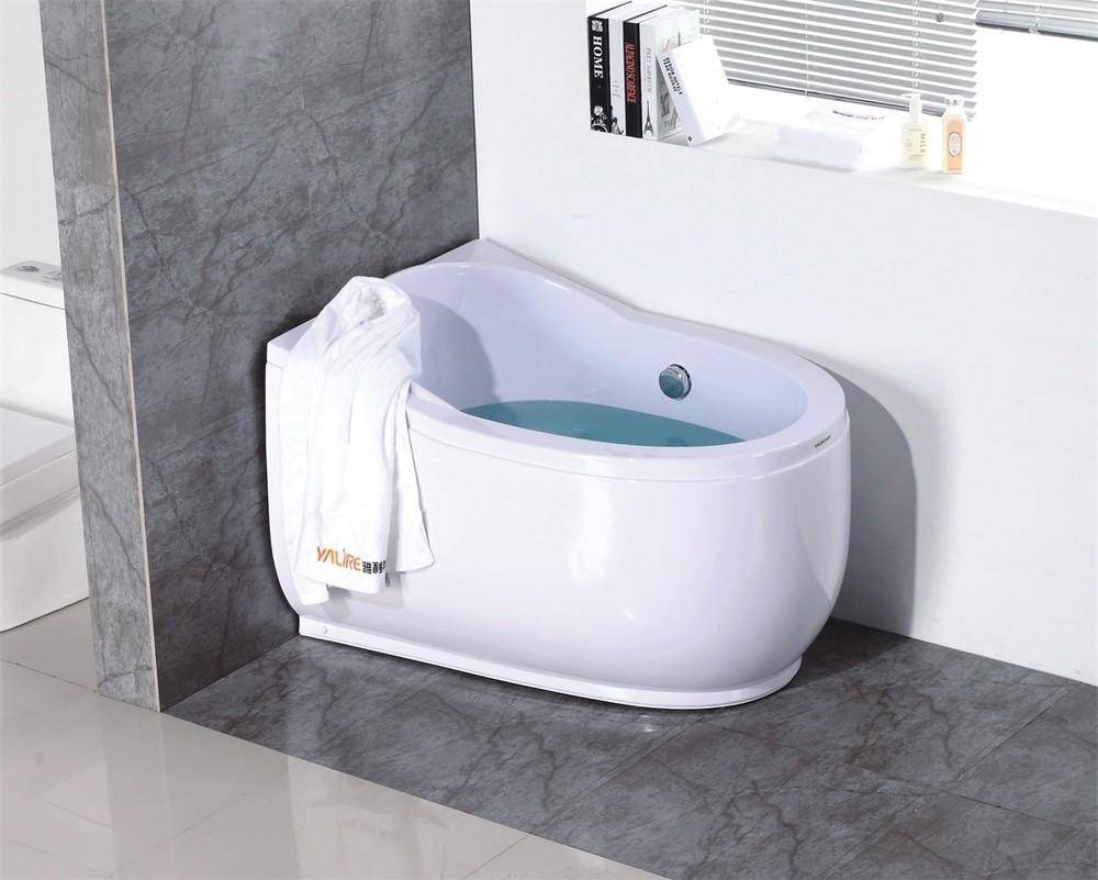 Ванна сидячая: преимущества компактной сантехники