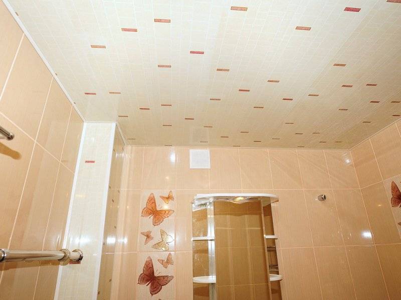 Делаем пластиковый потолок в ванной. Виды ПВХ панелей и рекомендации по выбору материала