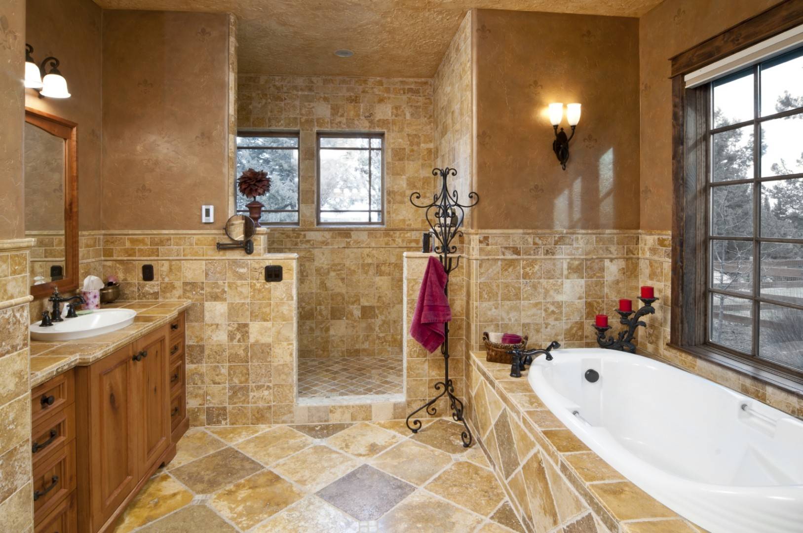 Чем отделать стены в ванной, кроме плитки: альтернатива керамике