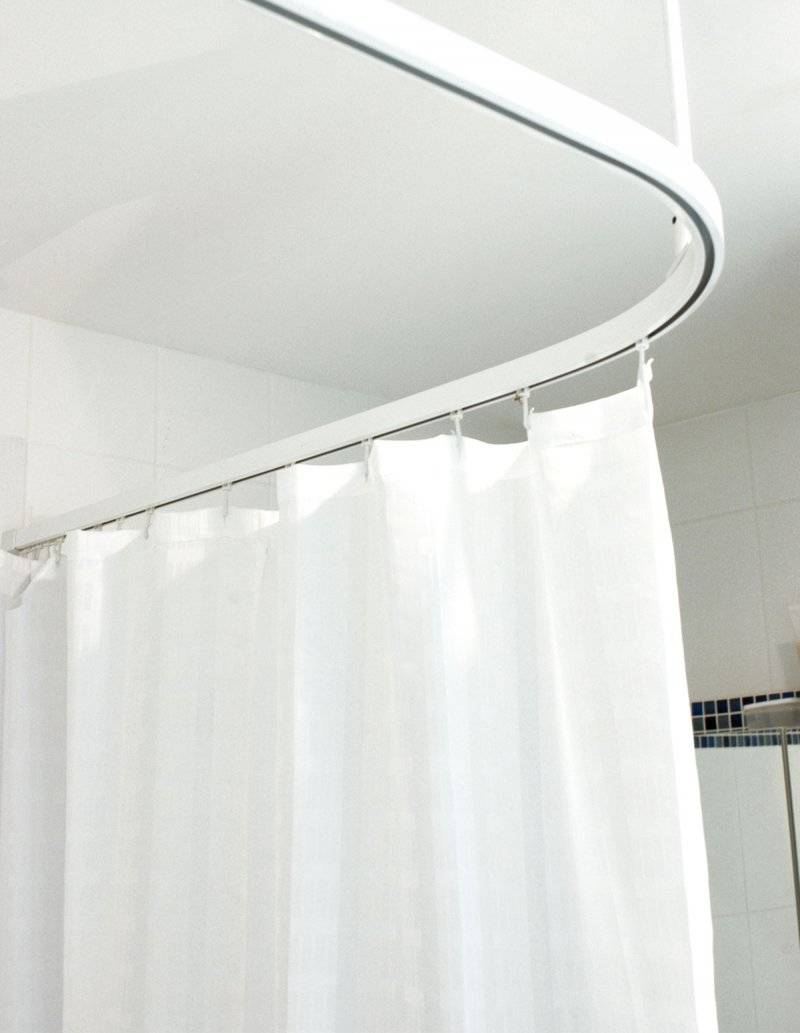 Обзор угловых шторок в ванную, советы по выбору