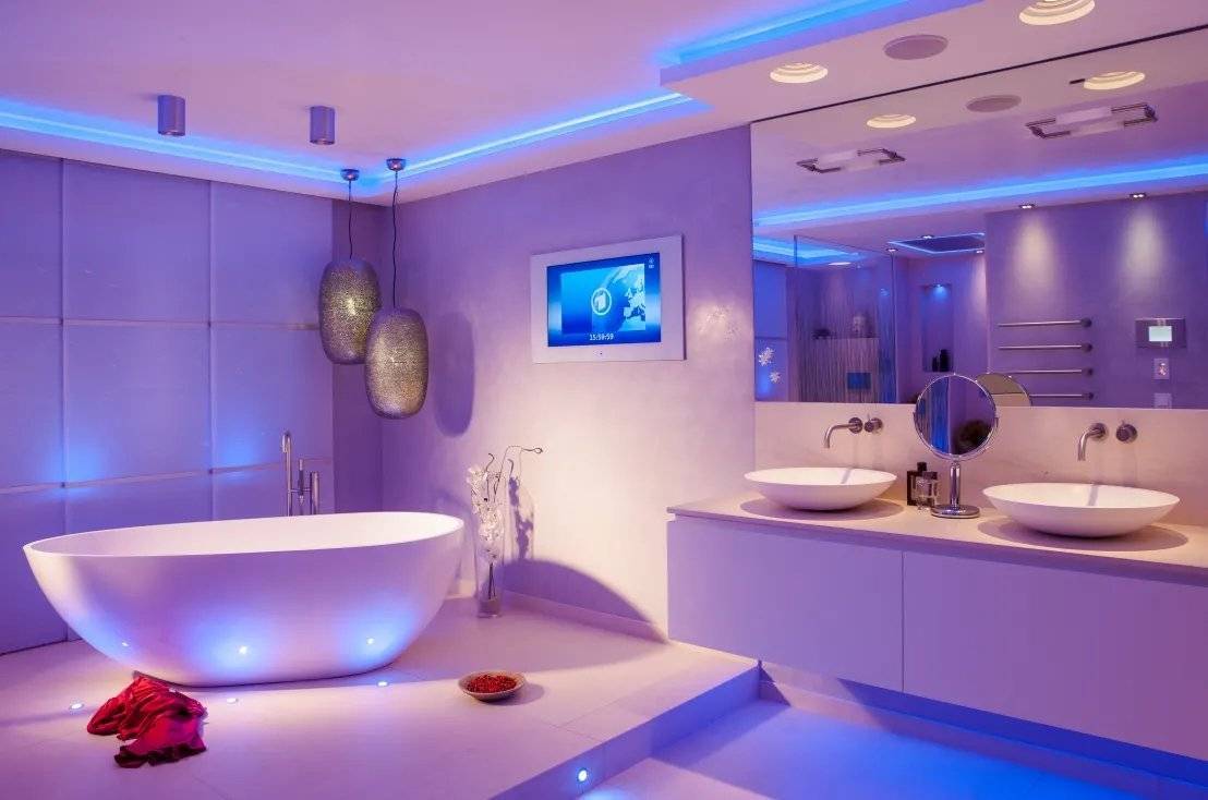 Светодиодные светильники и подсветка для ванной
