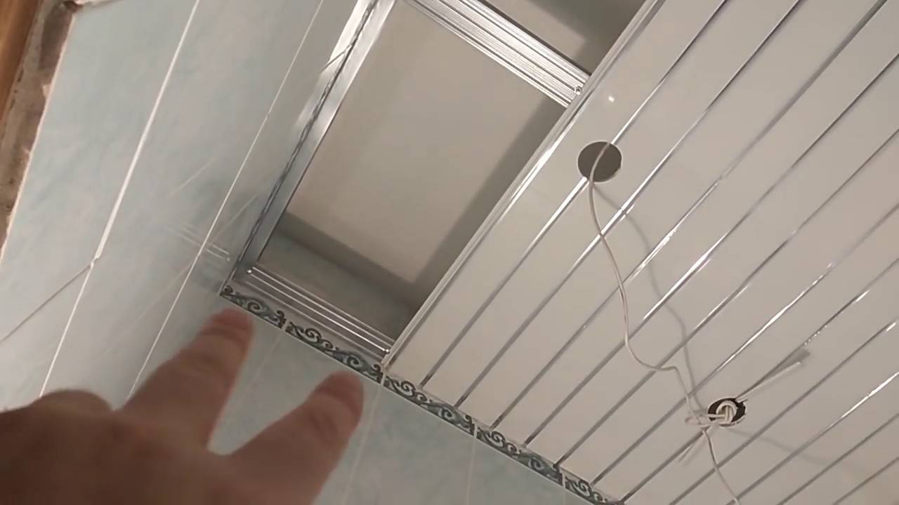 Подвесной потолок в ванной - реечный или из панелей, монтаж лампочек и как сделать своими руками