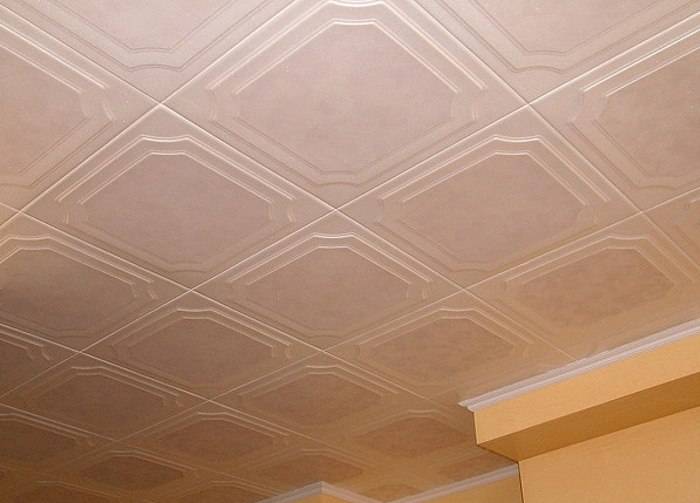 Потолочные панели из пенопласта - виды плитки для потолка из пенополистирола