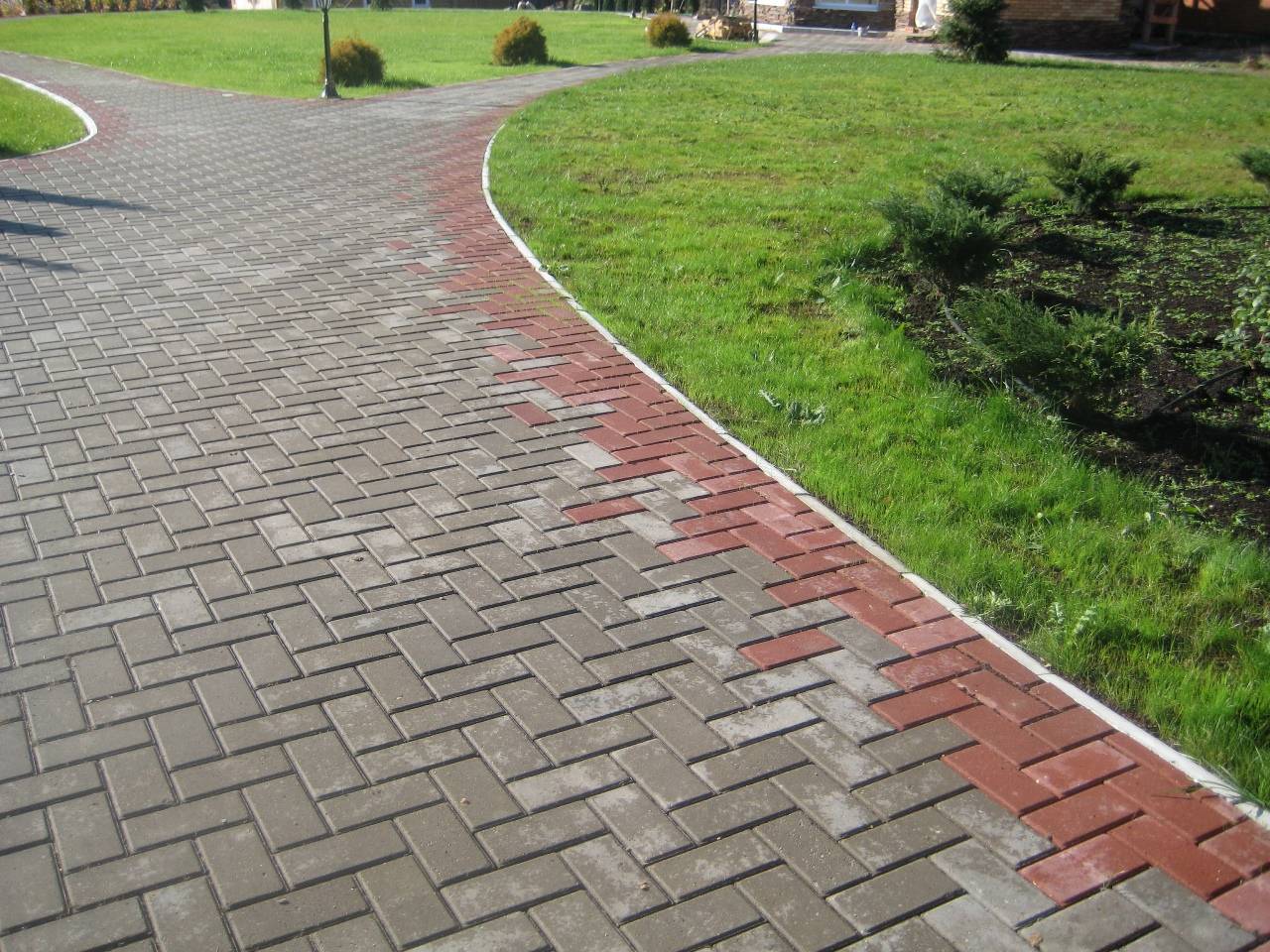 Вибропрессованная тротуарная плитка: плюсы и минусы