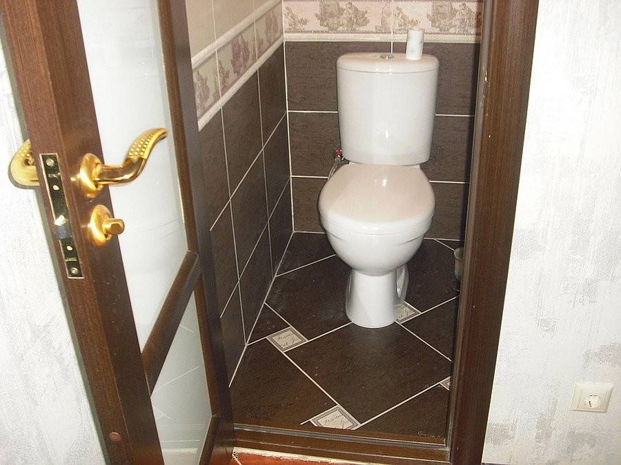 Как установить дверь в ванную или туалет своими руками — пошаговое видео и фото