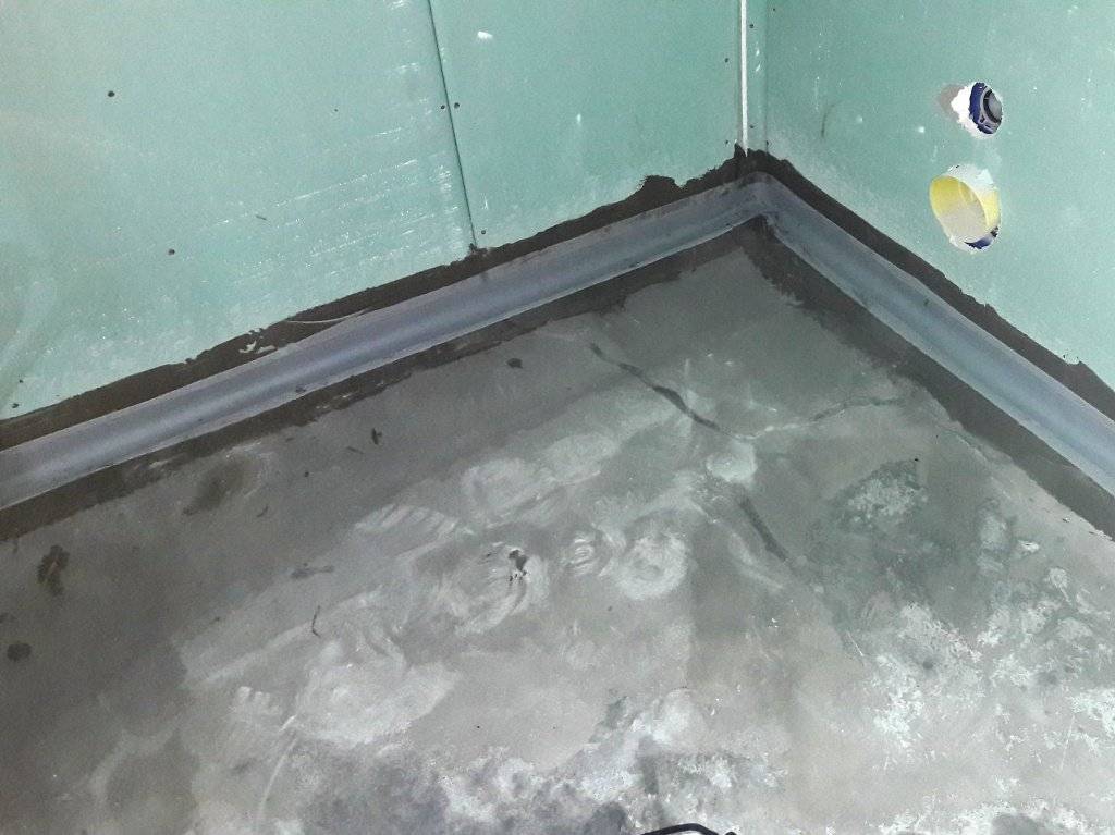 Гидроизоляция ванной комнаты под плитку: что лучше