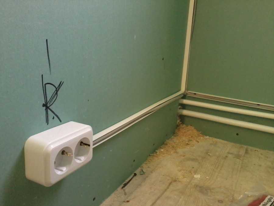 Монтаж электропроводки в ванной комнате: разводка, укладка, схема, электрика в смежной стене, прокладка, как правильно расположить