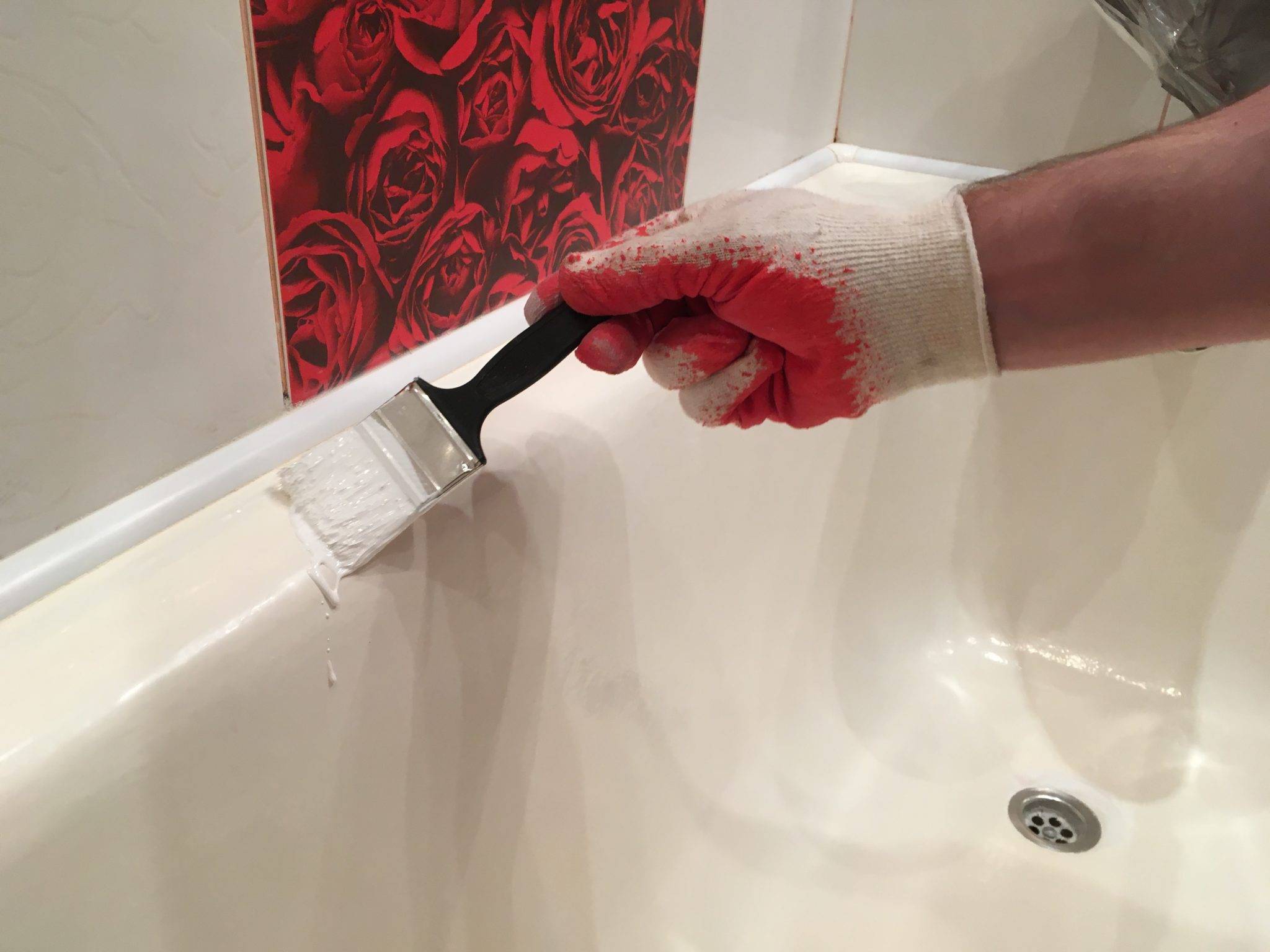 Чем и как покрасить ванную в домашних условиях: виды красок и методы покраски в домашних условиях +видео