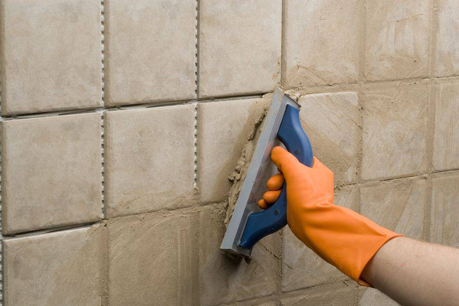 Как затирать швы на плитке на стене в ванной: как правильно зафуговать швы после укладки, последовательность действий и советы, как быстро сделать затирку