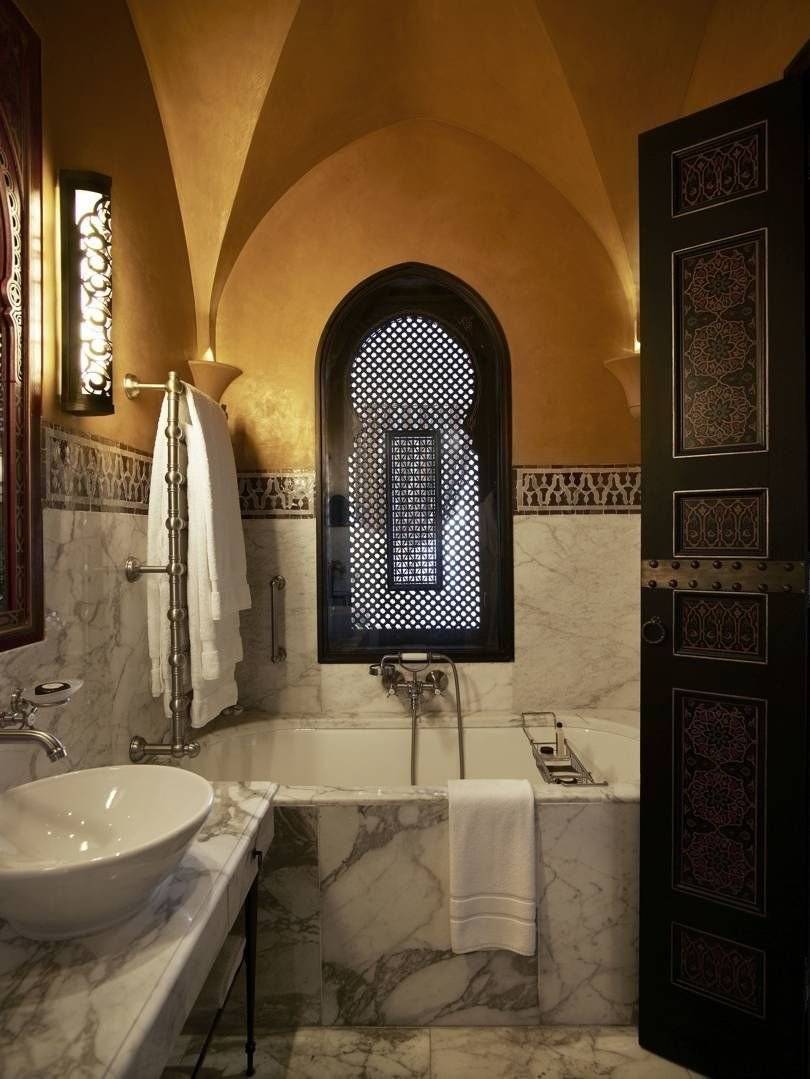 Марокканский стиль в интерьере кухни, ванной, гостиной: интерьер с плиткой
 - 20 фото