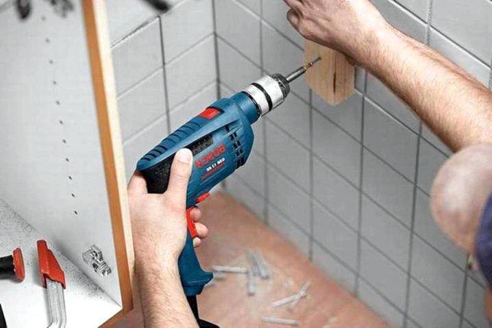 Как просверлить плитку в ванной чтобы она не треснула, делаем отверстие в стене