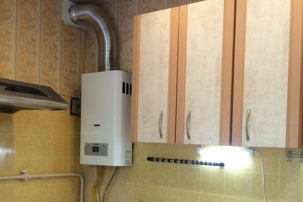 Как установить газовую колонку в частном доме на кухне или в ванной, требования к монтажу и инструкция по подключению