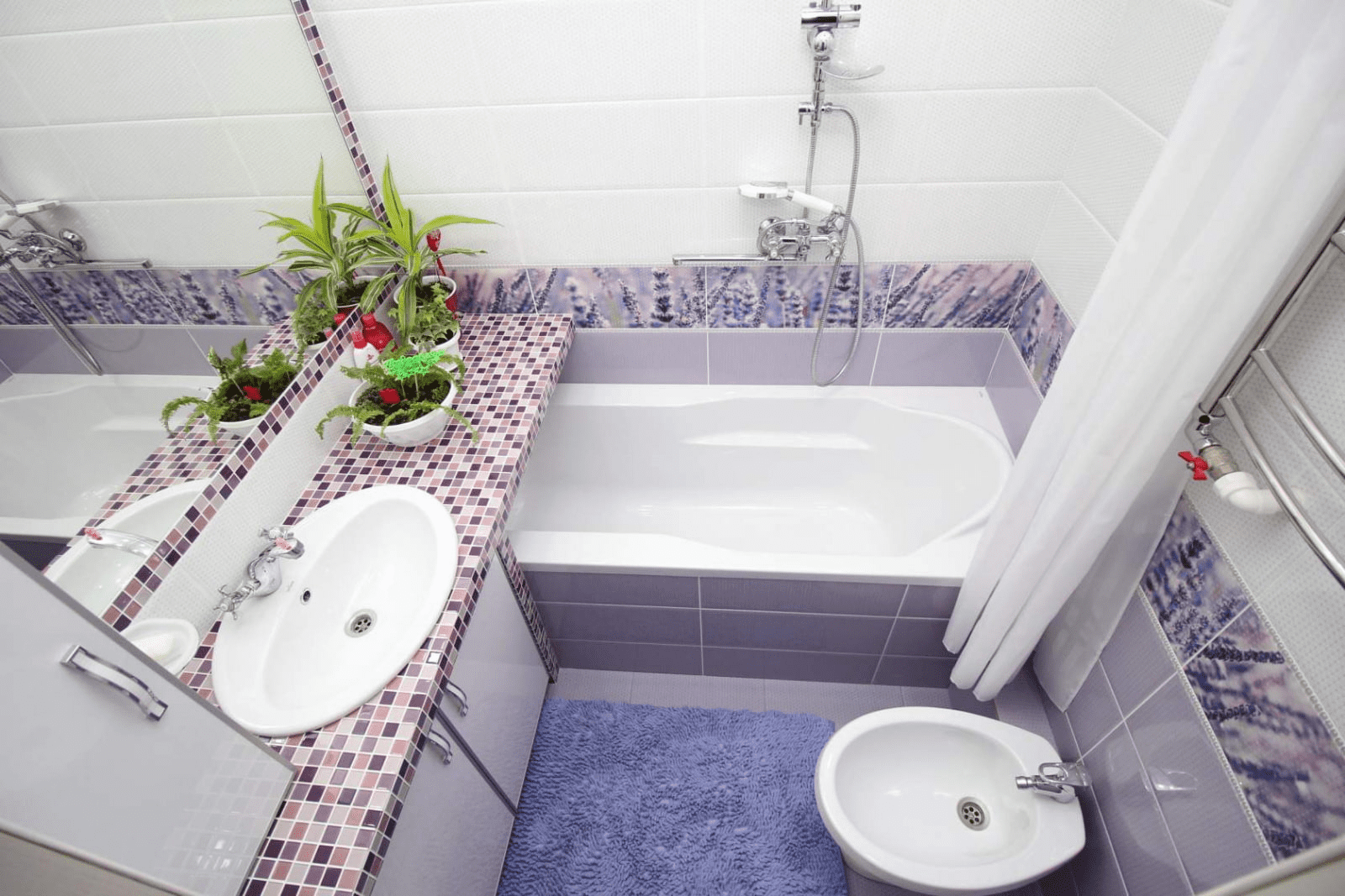 Малогабаритная ванная комната - фото примеров