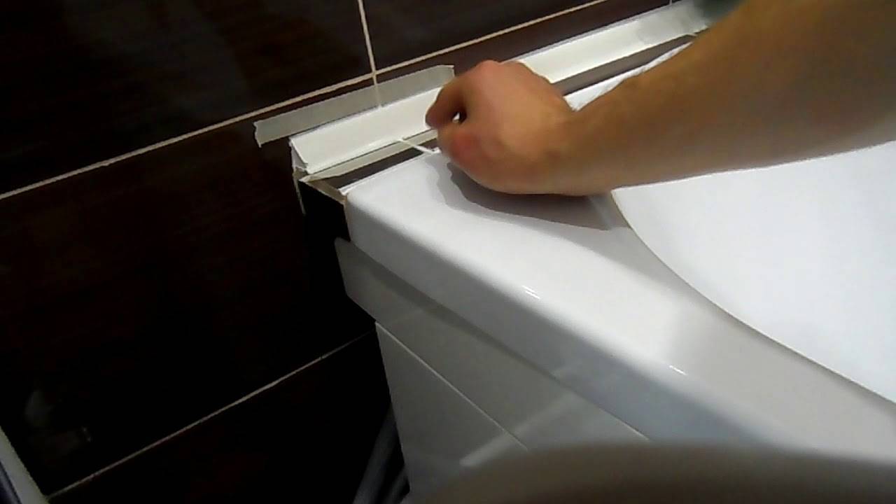 Щель между ванной и стеной — самые простые и эффективные способы заделки зазора