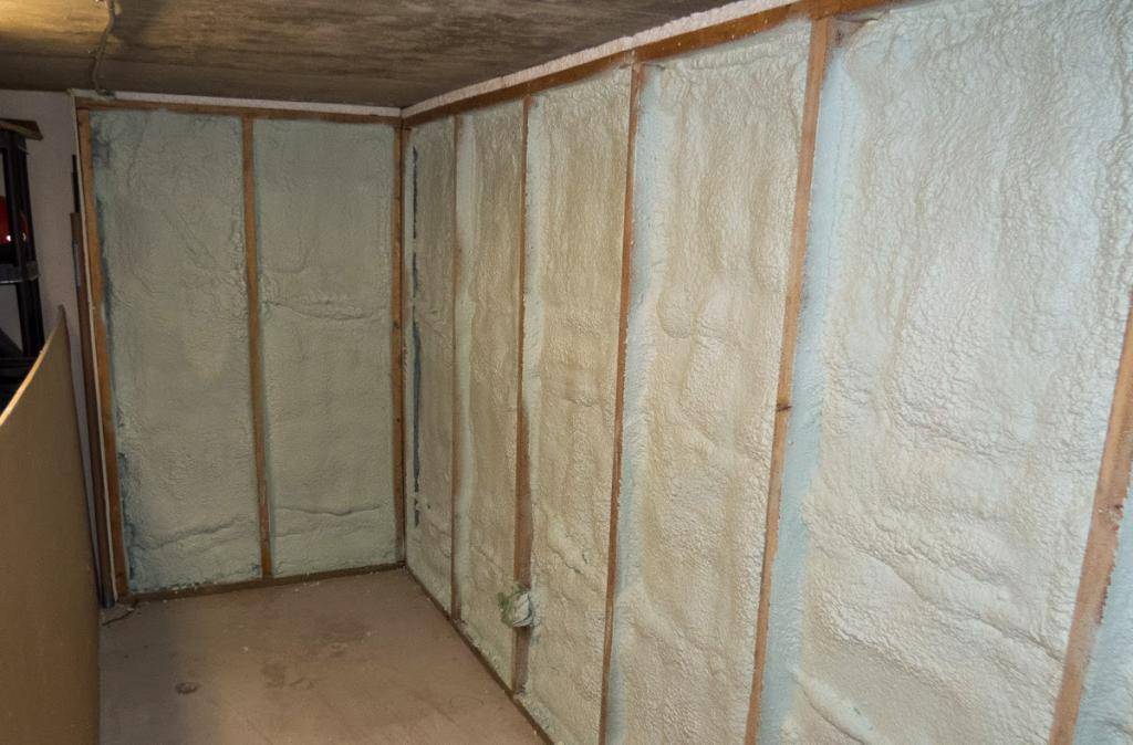 Утеплить стену в квартире изнутри — утеплители и технология монтажа