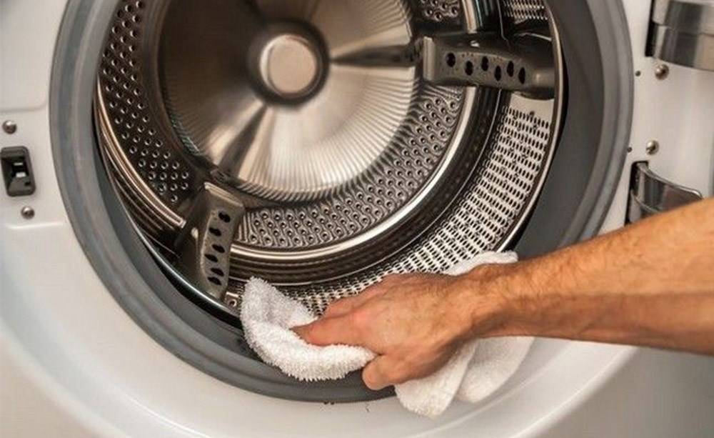 7 способов, как почистить стиральную машину от запаха, грязи и накипи