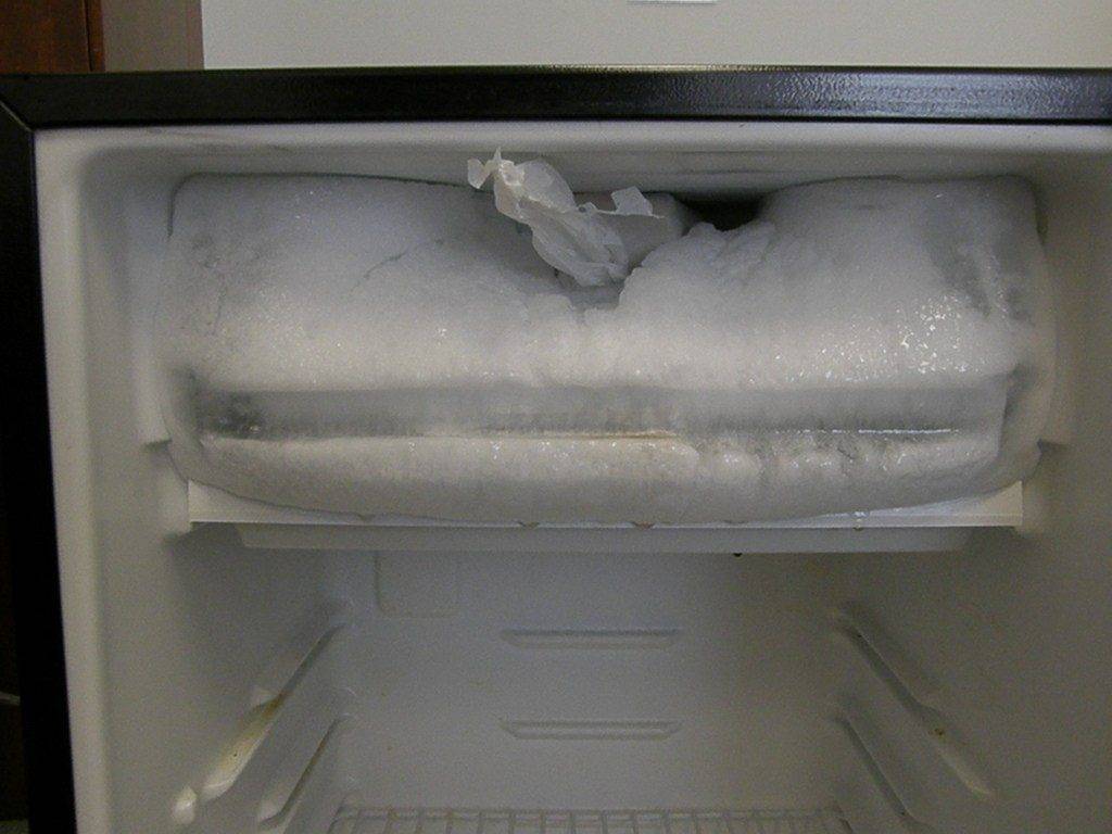 Как правильно разморозить холодильник – 10 простых шагов