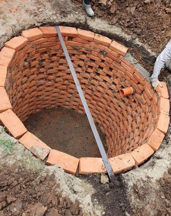 Что делать если выгребная яма быстро наполняется: рассматриваем яму без дна